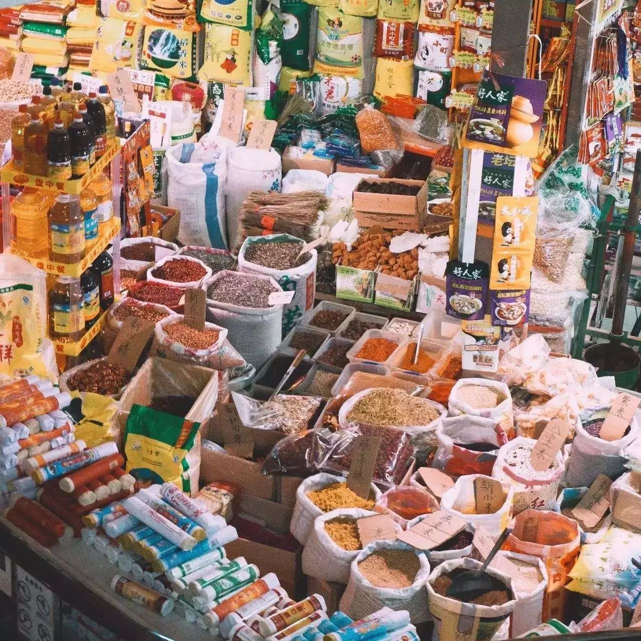 篆新市場管理權(quán)收回引關(guān)注，商戶經(jīng)營不變美食依舊